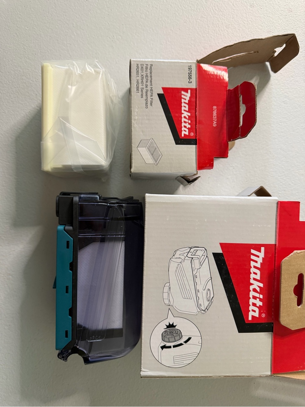 Makita Replacement Dust Box and Filter - Teal and White